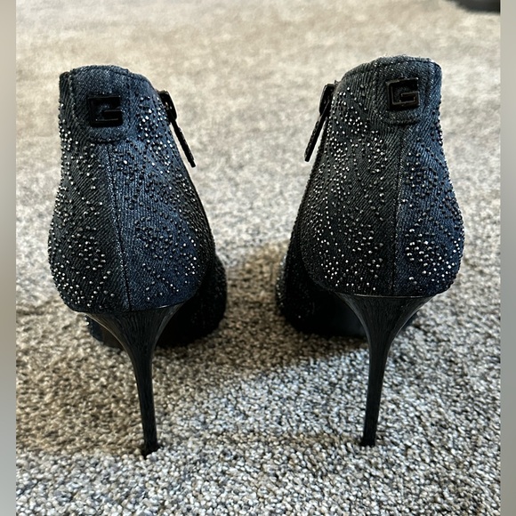 Guess Women's Fazzie Ankle Boot - Size 6 - New In Box - 4” Heel - Picture 4 of 10